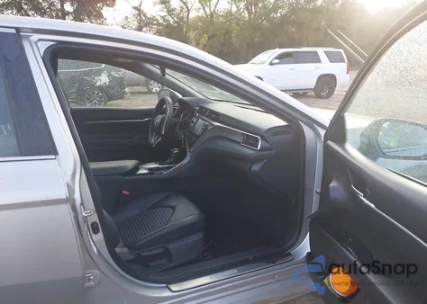 2018 Toyota Camry Se из США, поврежденный, VIN 4T1B11HK0JU141075